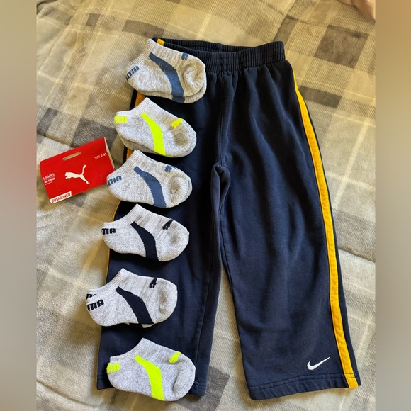 Nike Sweat Pants & New Puma Cushioned Socks - Picture 11 of 12
